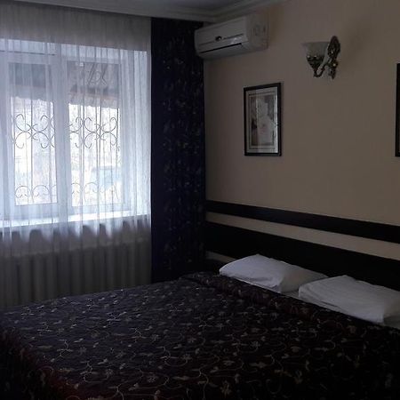 الماتي Salem On Tulebaeva Street Hotel المظهر الخارجي الصورة