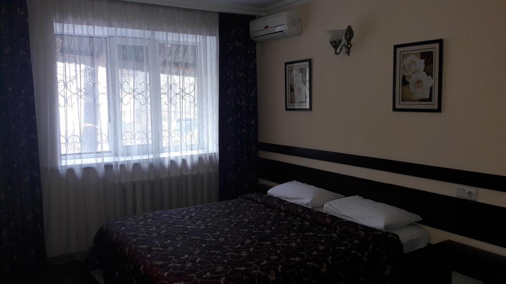 الماتي Salem On Tulebaeva Street Hotel المظهر الخارجي الصورة